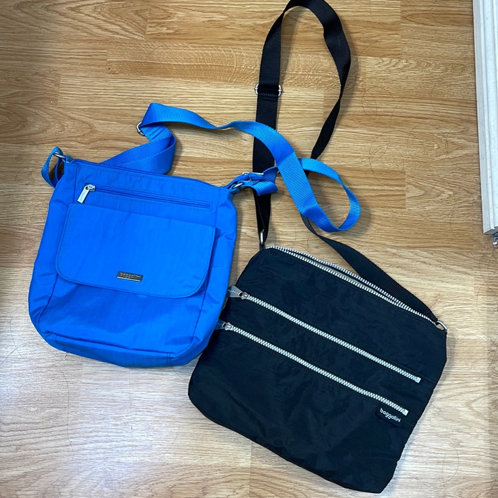2 Baggallini crossbody bags, in great condition
